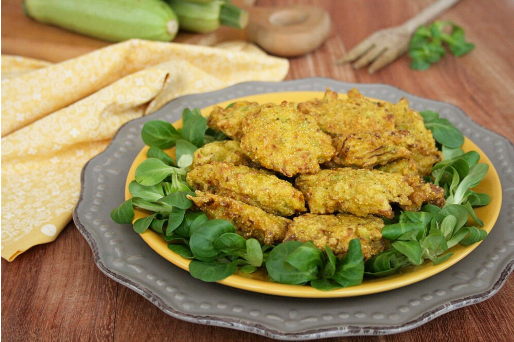 Frittelle di zucchine al curry croccanti fuori e morbide dentro