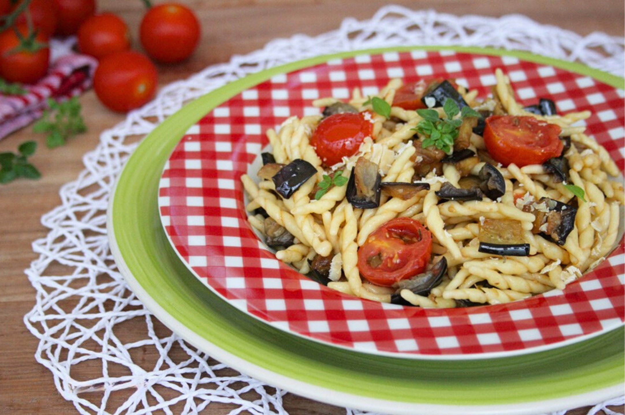 Trofie con melanzane e pomodorini